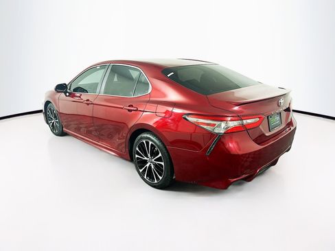 Used 2018 Toyota Camry SE w/ Convenience Package image 5