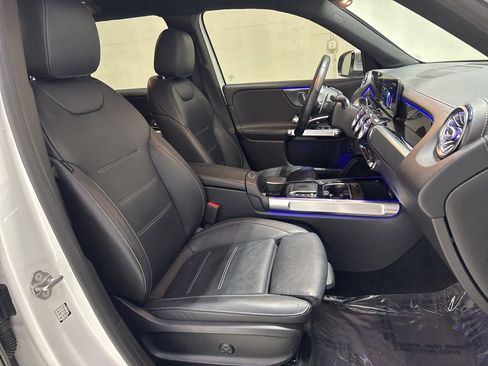 Used 2021 Mercedes-Benz GLB 35 AMG 4MATIC w/ Premium Package image 39