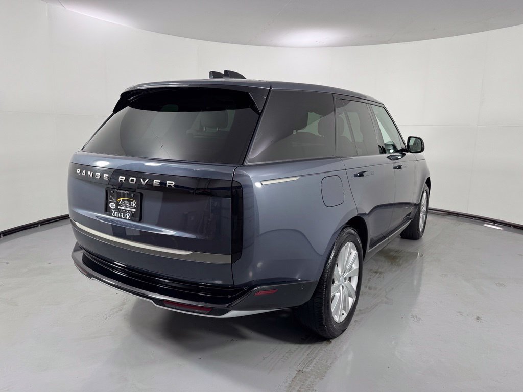 Used 2025 Land Rover Range Rover SE AWD/4WD image 6