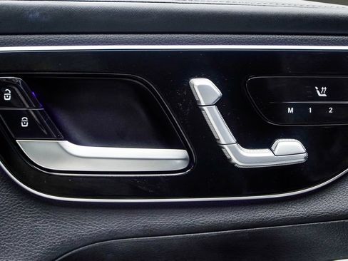 Used 2023 Mercedes-Benz GLC 300 4MATIC image 37