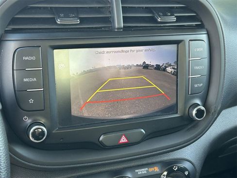 Used 2023 Kia Soul LX image 25