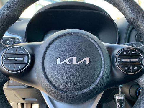 Used 2025 Kia Soul LX w/ LX Technology Package image 25