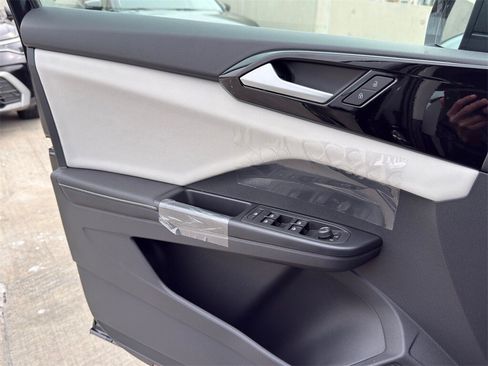 New 2026 Volkswagen Taos S image 16