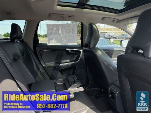 Used 2016 Volvo XC60 T6 w/ Proximity Package AWD/4WD image 16
