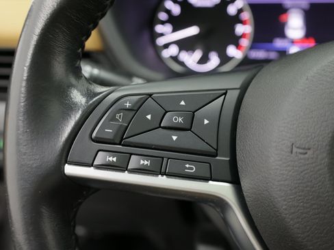 Used 2021 Nissan Sentra SV w/ SV Premium Package FWD image 23