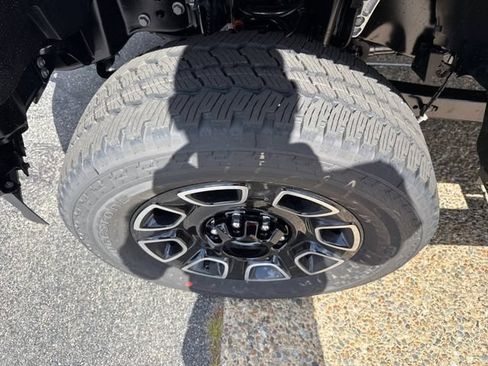 New 2026 Ford F350 Platinum w/ FX4 Off-Road Package AWD/4WD image 19