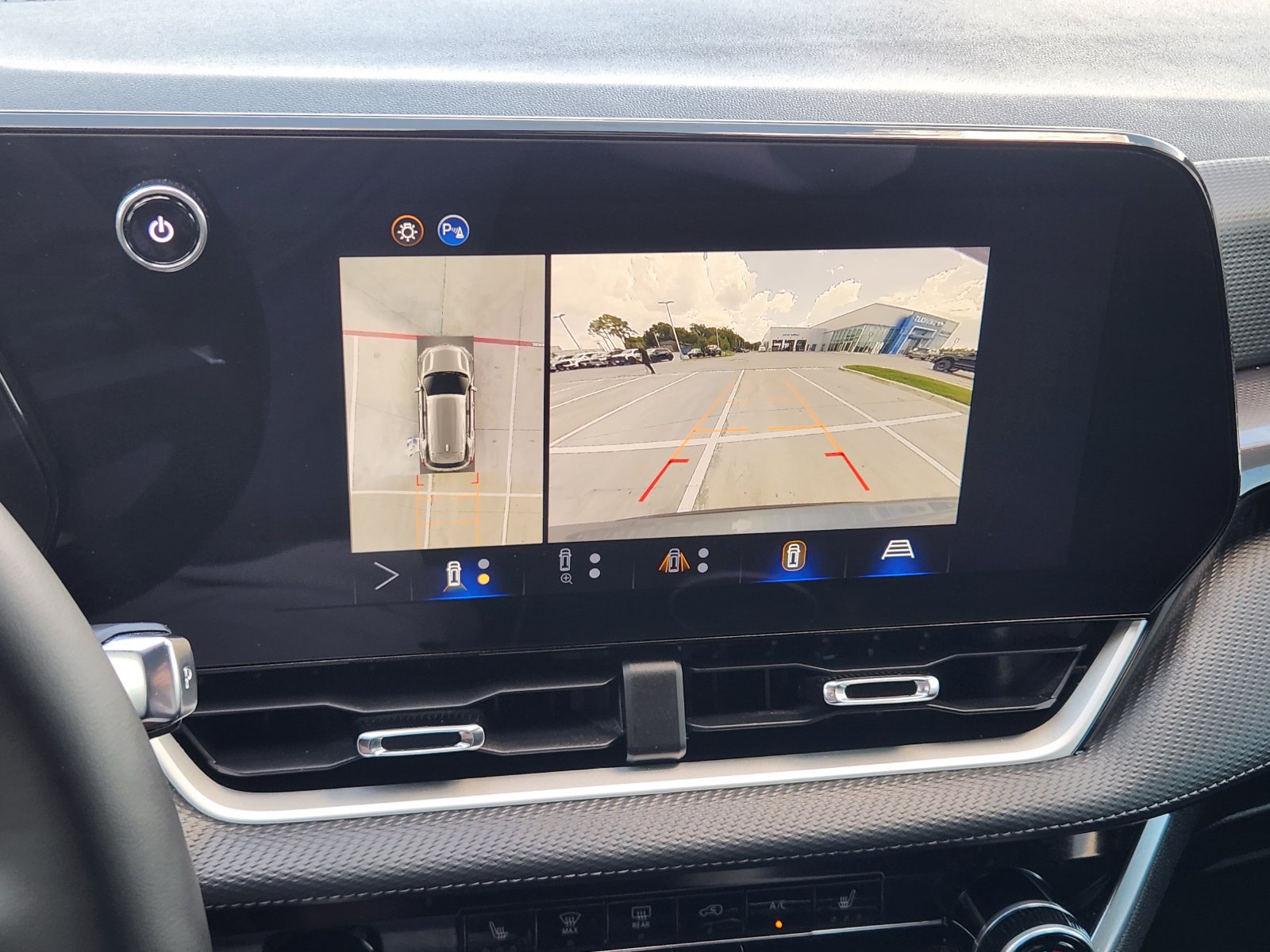 Certified 2025 Chevrolet Equinox LT w/ Safety and Technology Package FWD image 20
