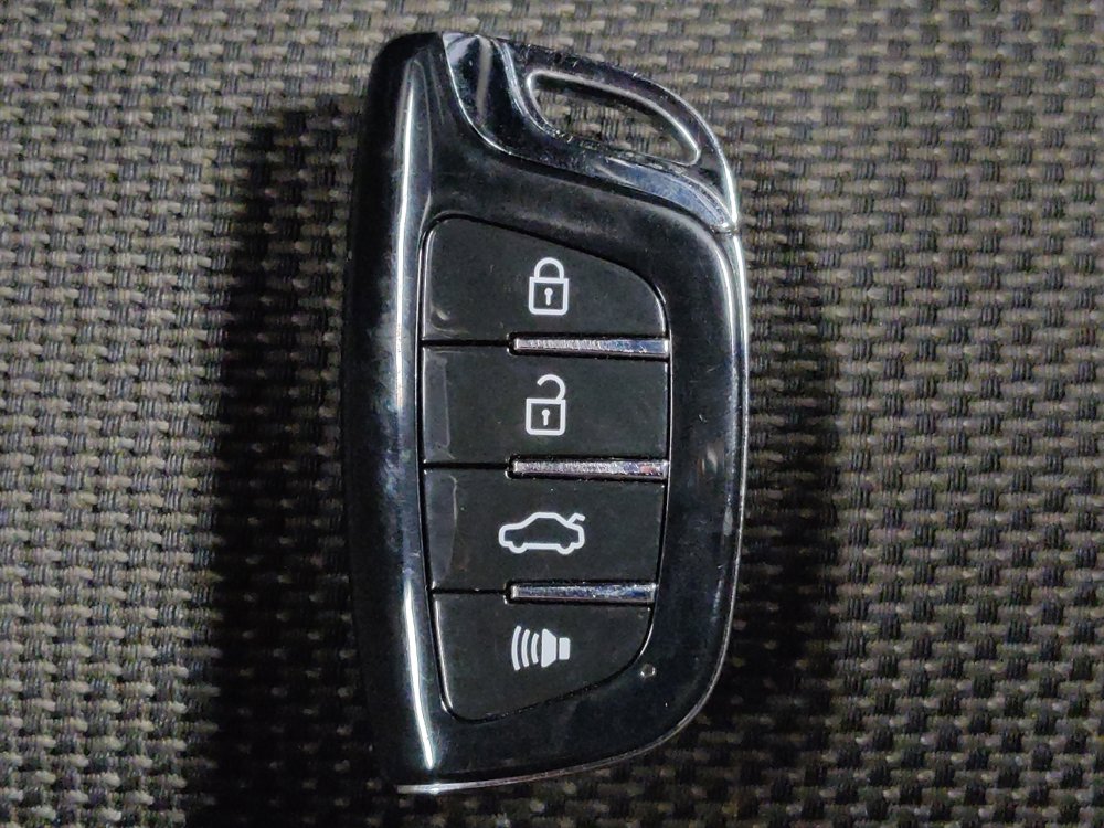 Used 2020 Chevrolet Traverse LS FWD image 32
