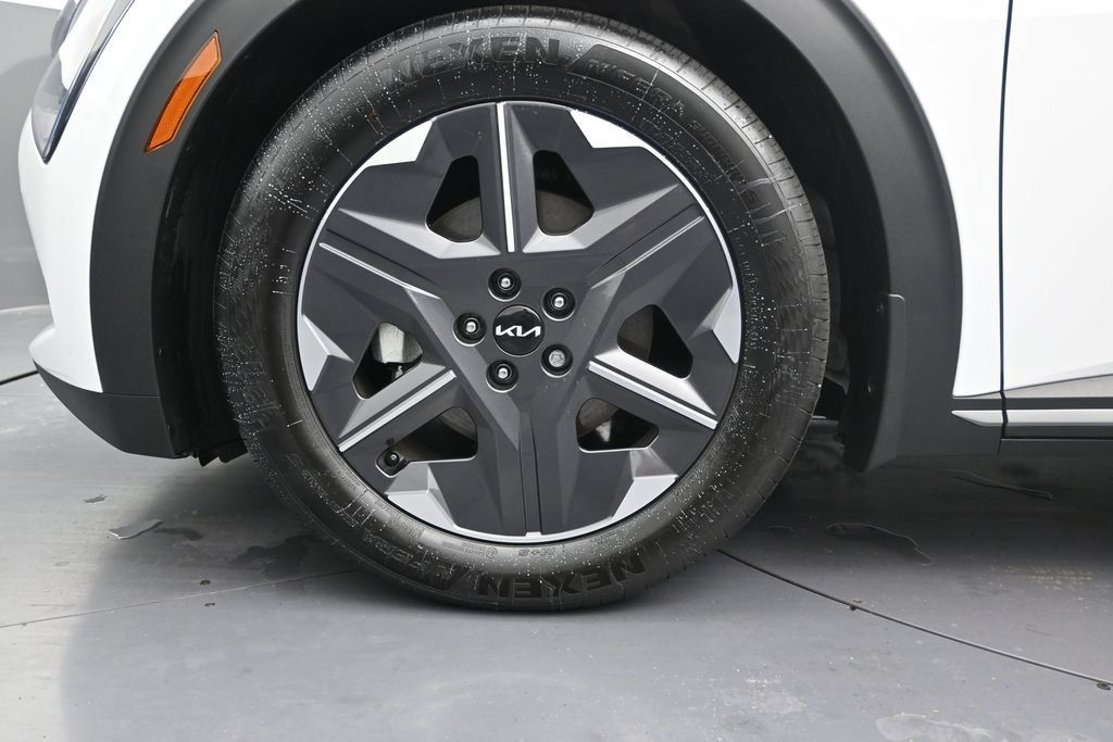 Used 2025 Kia EV6 Light RWD image 10