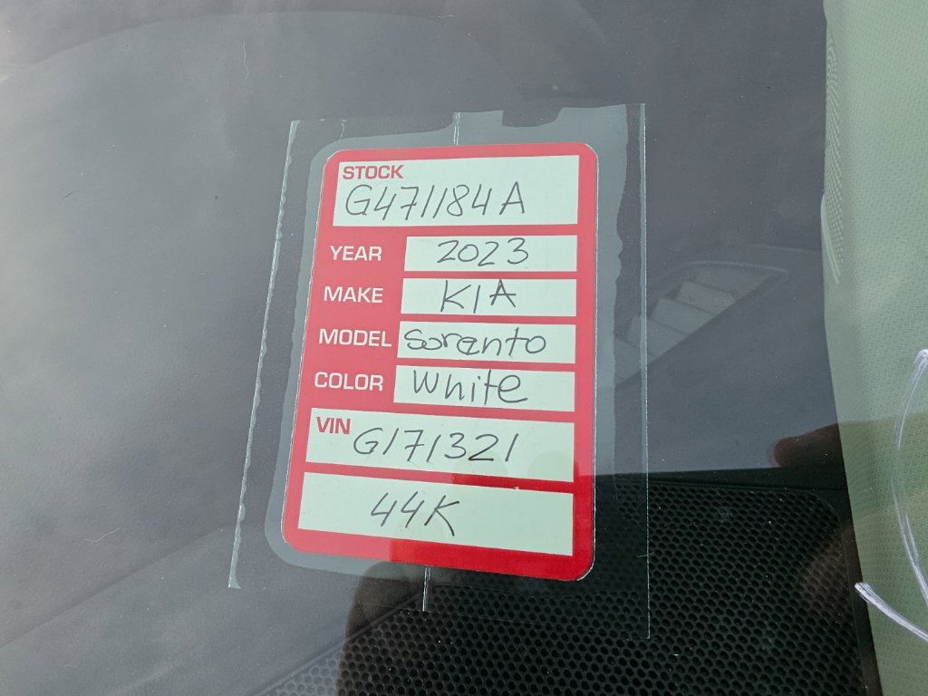 Certified 2023 Kia Sorento LX FWD image 8