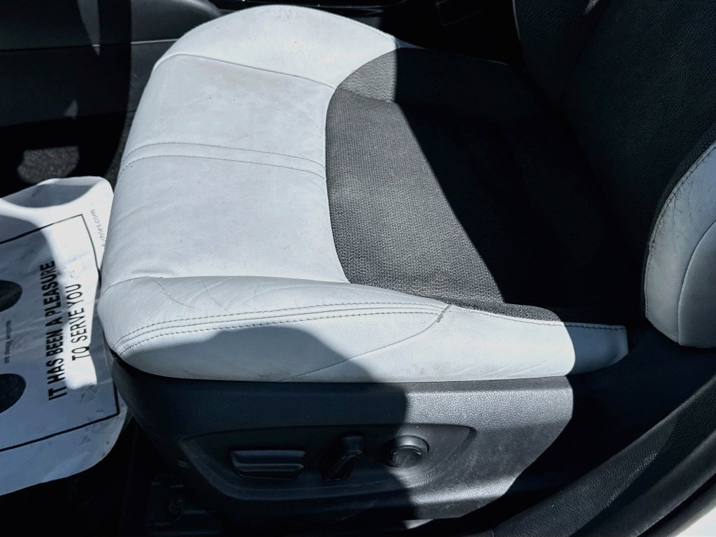 Used 2019 Toyota Corolla XSE FWD image 24