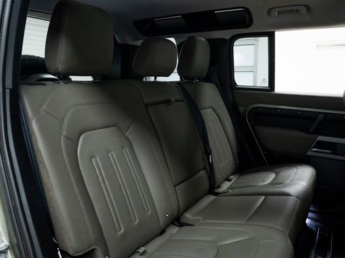 Used 2021 Land Rover Defender 110 SE image 22