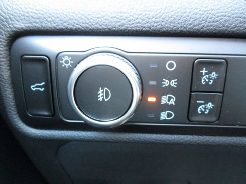 New 2024 Ford Explorer ST-Line w/ Class IV Trailer Tow Package image 11