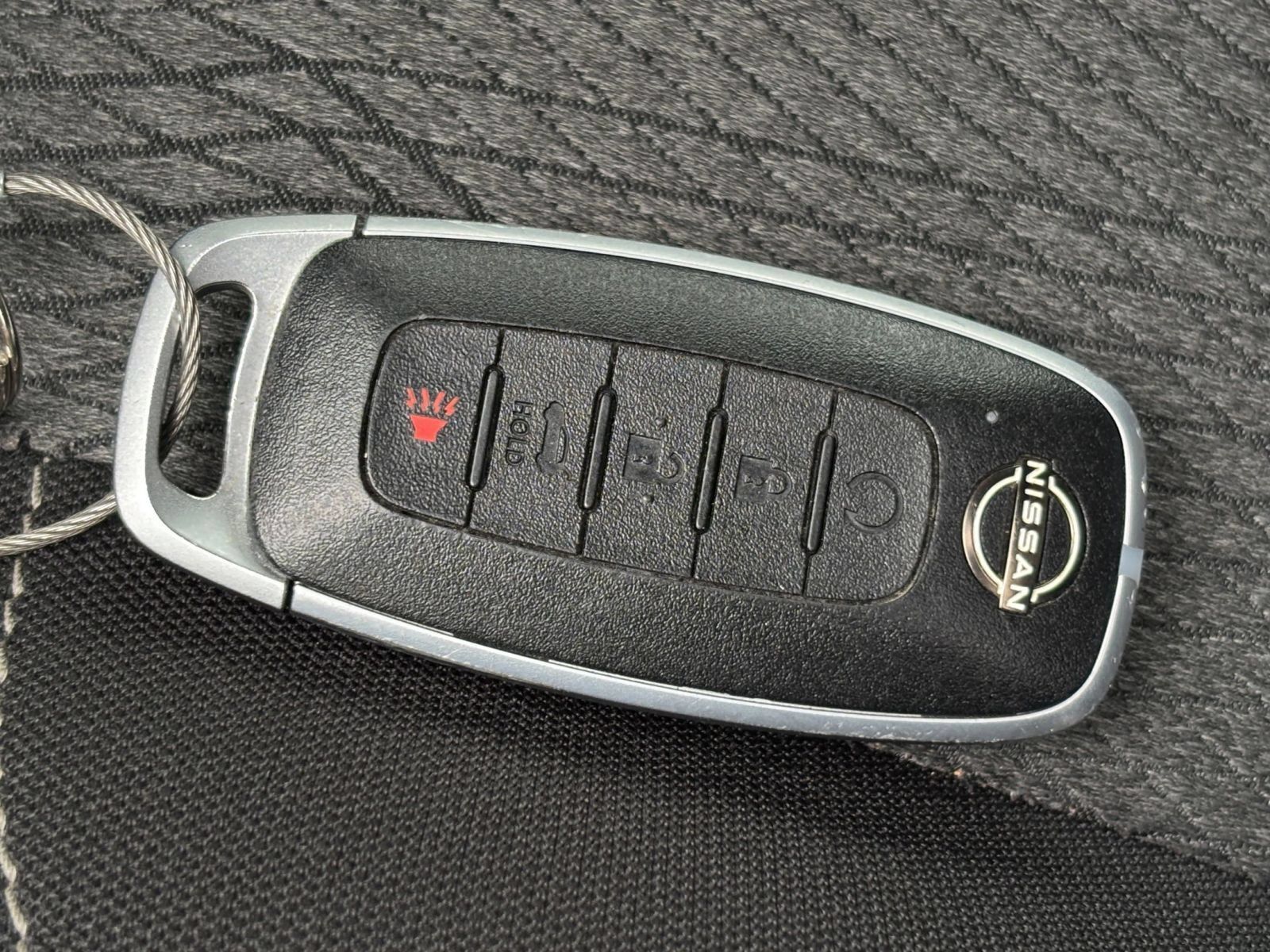 Used 2025 Nissan Rogue SV FWD image 26