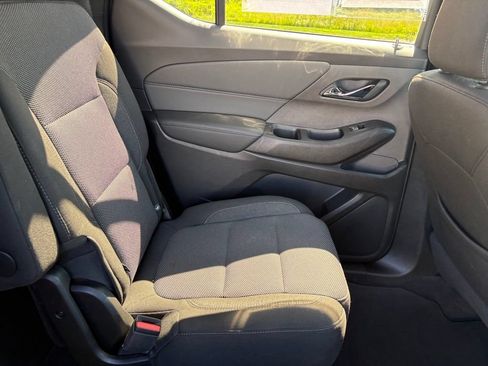 Used 2023 Chevrolet Traverse LT FWD image 37