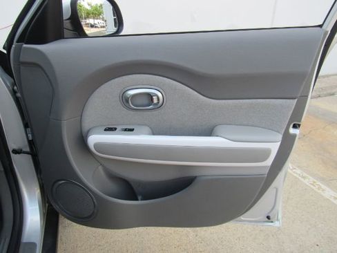 Used 2017 Kia Soul EV-e image 16