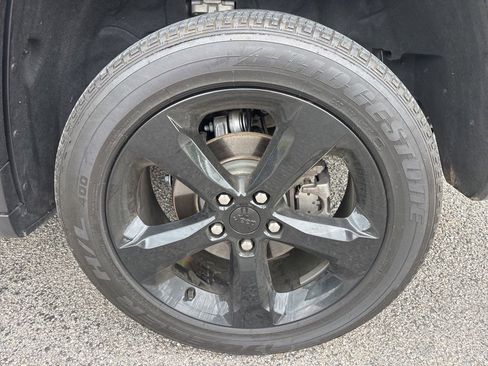 Used 2024 Jeep Grand Cherokee Altitude image 21