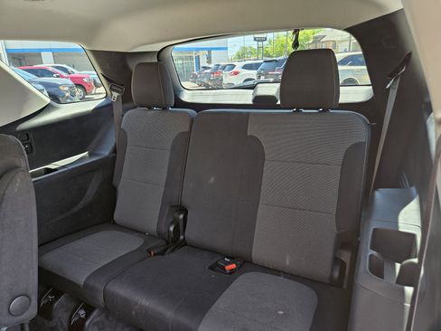 Used 2020 Chevrolet Traverse LT FWD image 31