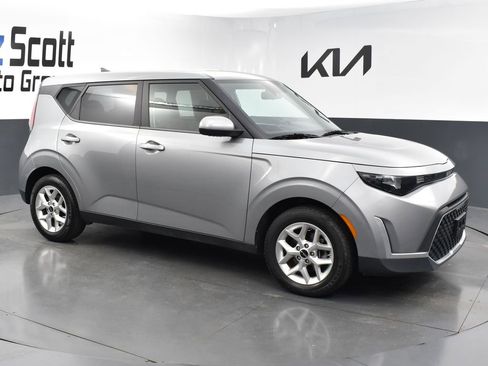 Certified 2023 Kia Soul LX w/ LX Technology Package image 7