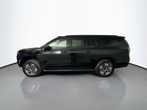 Used 2025 Chevrolet Suburban Z71 w/ Comfort Package AWD/4WD image 4