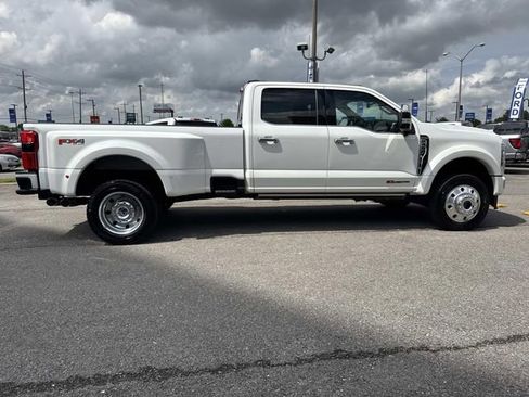 Used 2024 Ford F450 Platinum w/ FX4 Off-Road Package image 4