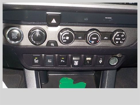 Used 2019 Toyota Tacoma TRD Off-Road image 27