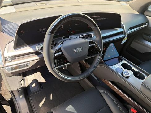 New 2026 Cadillac Vistiq Luxury AWD/4WD image 4
