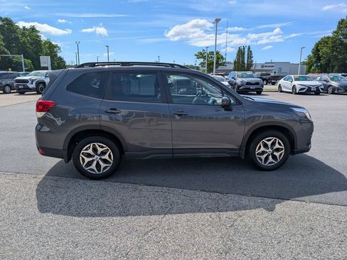 Used 2023 Subaru Forester Premium AWD/4WD image 7