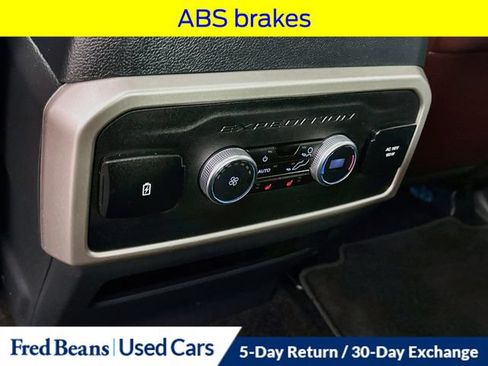 Used 2023 Ford Expedition Limited AWD/4WD image 34