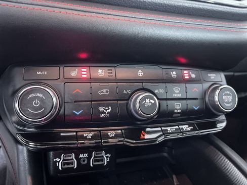 Used 2025 Dodge Durango R/T image 21