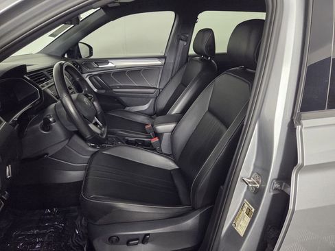 Used 2024 Volkswagen Tiguan SE R-Line AWD/4WD image 9