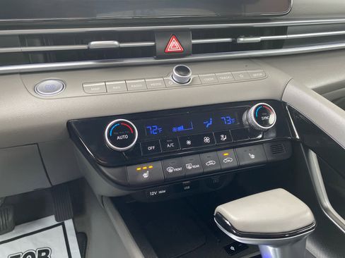 Certified 2025 Hyundai Elantra SEL image 16