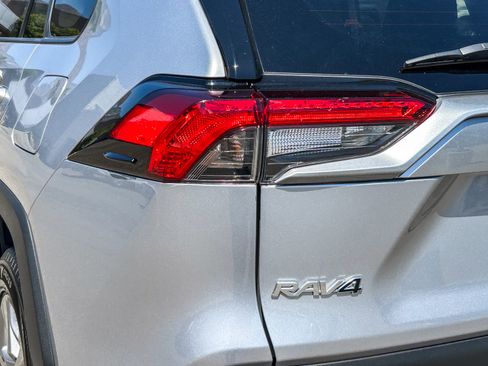 Used 2023 Toyota RAV4 LE AWD/4WD image 9