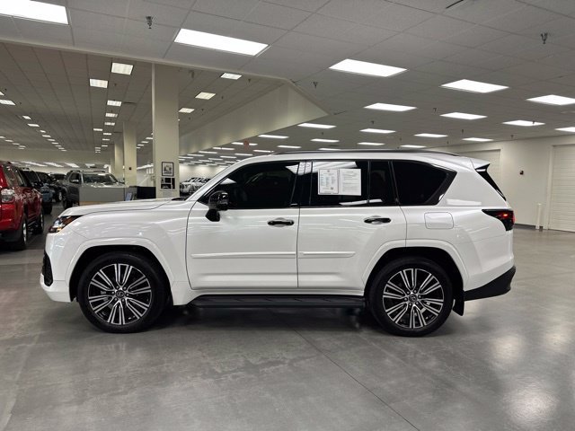 Used 2025 Lexus LX 600 4WD w/ Appearance Package image 4