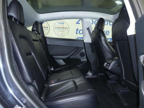 Used 2024 Tesla Model Y 2WD image 20