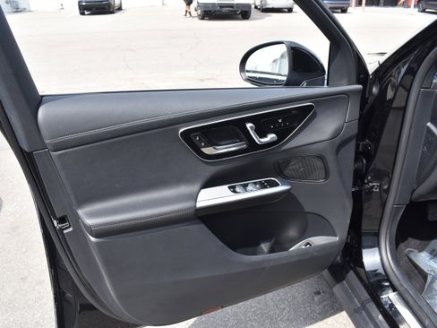 Used 2023 Mercedes-Benz GLC 300 4MATIC image 13