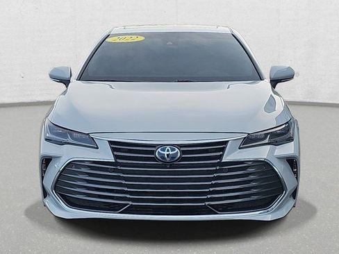 Used 2022 Toyota Avalon Limited image 2