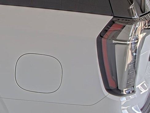 New 2026 Chevrolet Suburban RST image 10