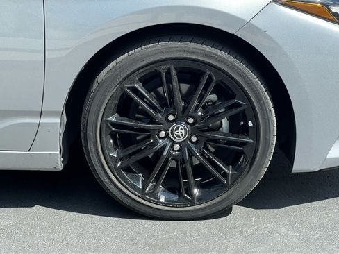 Used 2022 Toyota Avalon XSE FWD image 16
