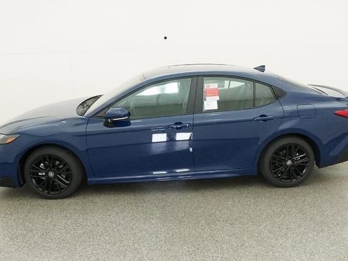 New 2026 Toyota Camry SE image 9