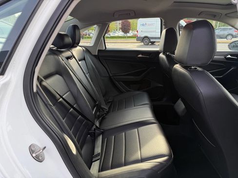 Used 2021 Volkswagen Jetta SE FWD image 23