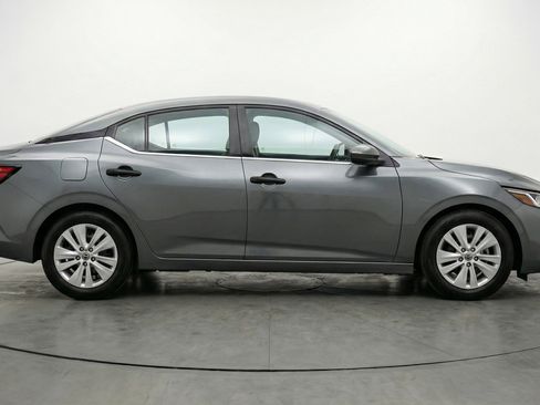 Used 2025 Nissan Sentra S image 11