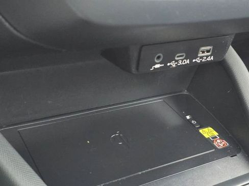 Used 2025 Subaru Forester Limited image 17