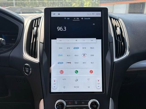 Used 2024 Ford Edge SE w/ Black Appearance Package image 13