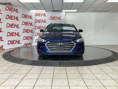 Used 2018 Hyundai Elantra SEL w/ Cargo Package FWD image 2
