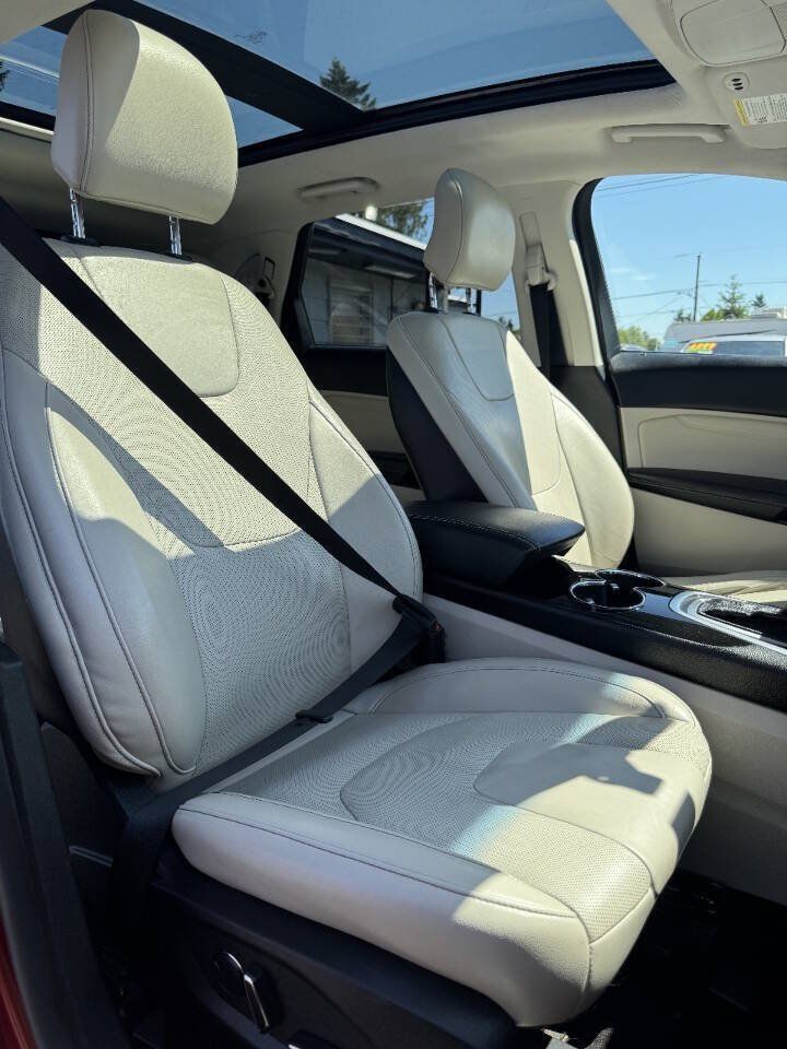 Used 2018 Ford Fusion SE FWD image 2