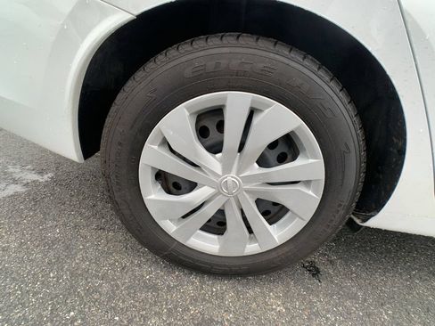Used 2025 Nissan Versa S FWD image 31