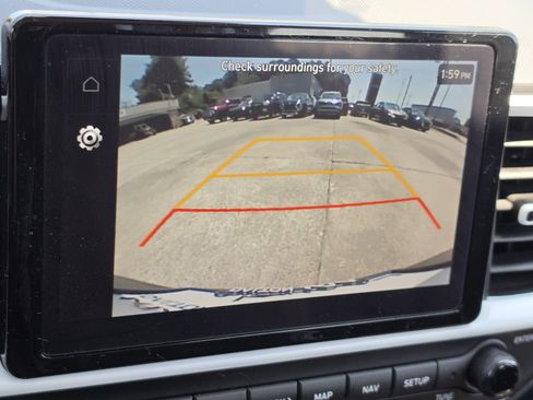 Used 2023 Hyundai Venue Limited FWD image 21