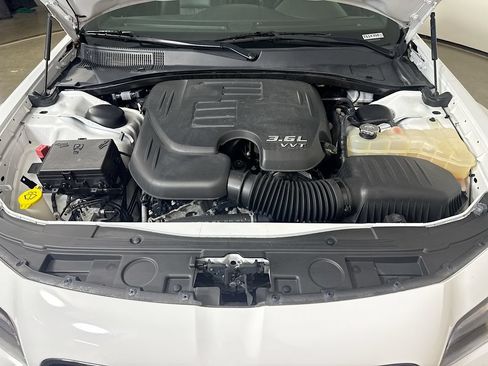 Used 2019 Chrysler 300 S RWD image 27