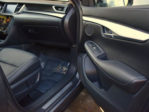 Used 2021 INFINITI QX50 Luxe w/ Cargo Package image 38